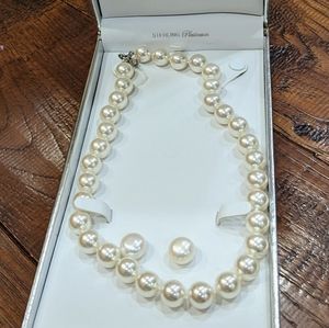 Crislu Real Pearl Necklace & Earring Set